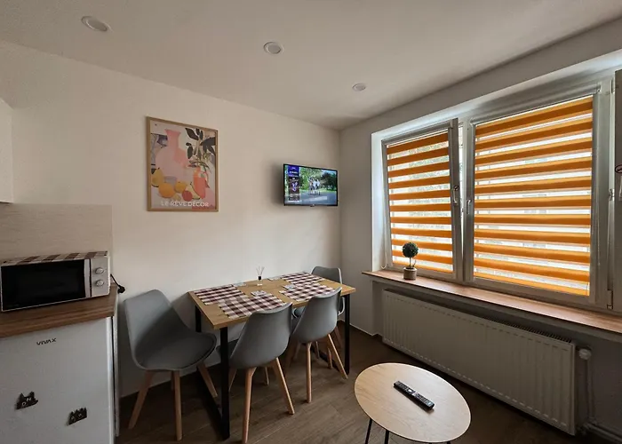 Apartamentsbymatyrafa-xii דירה